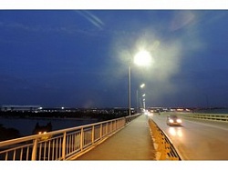 Светильники «Световых технологий» осветили Ворошиловский мост в Ростове-на-Дону